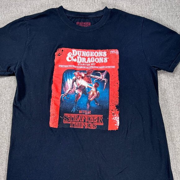 Netflix Stranger Things Shirt Men's Medium Crew Neck Blue-ish Black D&D Graphic - Picture 3 of 8